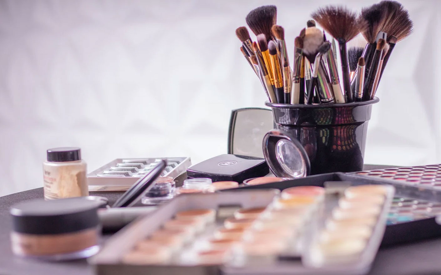 When to Toss and Replace Your Cosmetics?